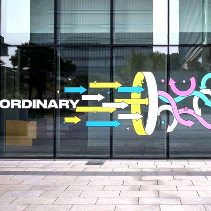 Печать наклеек на окна