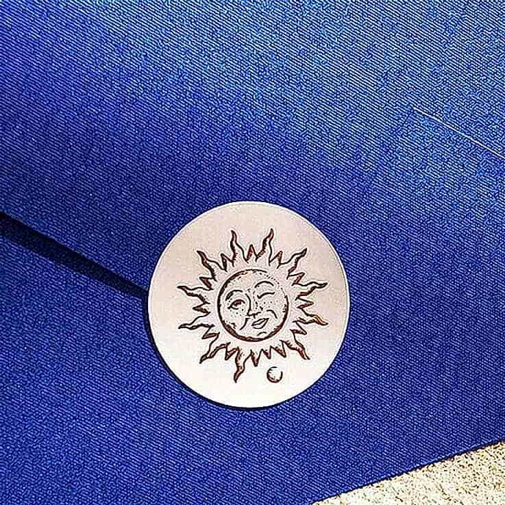 Печать голографических наклеек